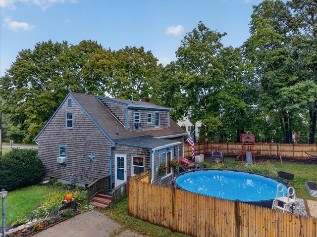 29 Beeden Rd, Westport, MA 02790