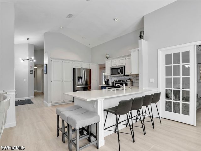 2554 Outrigger LN, Naples, FL 34104