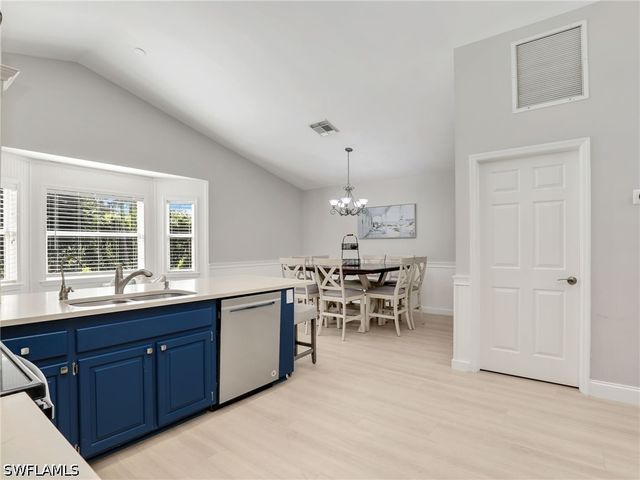 2554 Outrigger LN, Naples, FL 34104