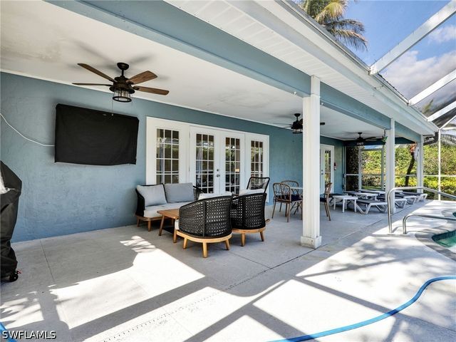 2554 Outrigger LN, Naples, FL 34104
