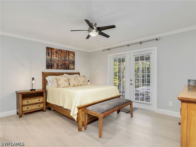 2554 Outrigger LN, Naples, FL 34104