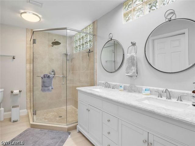 2554 Outrigger LN, Naples, FL 34104