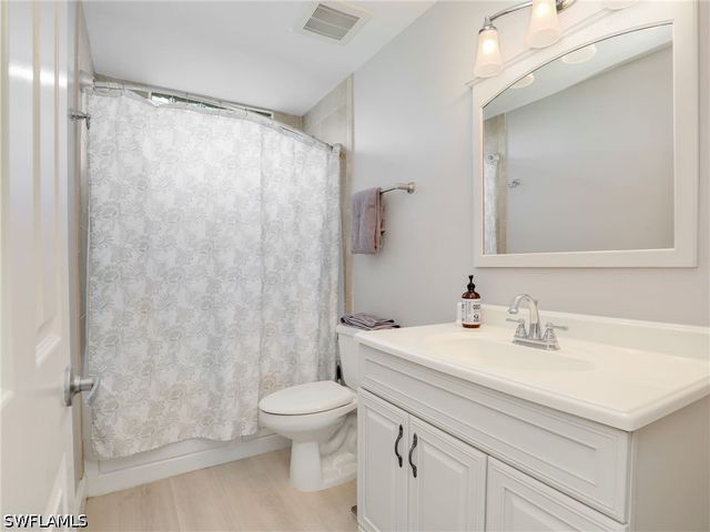 2554 Outrigger LN, Naples, FL 34104