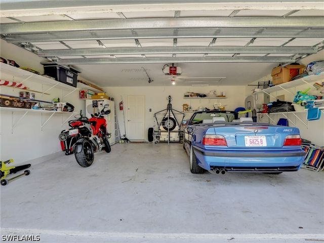 2554 Outrigger LN, Naples, FL 34104