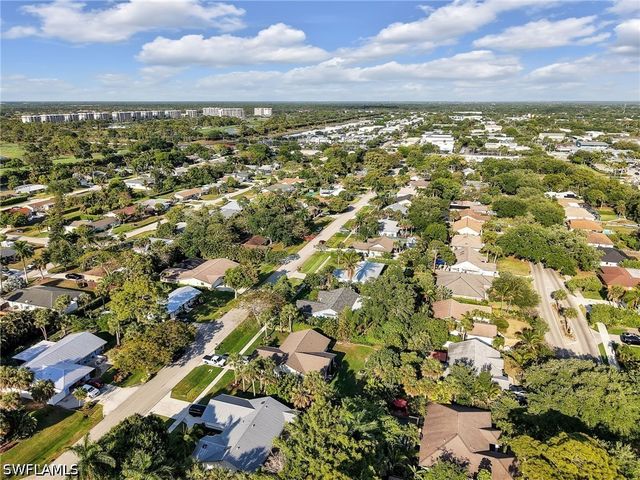2554 Outrigger LN, Naples, FL 34104