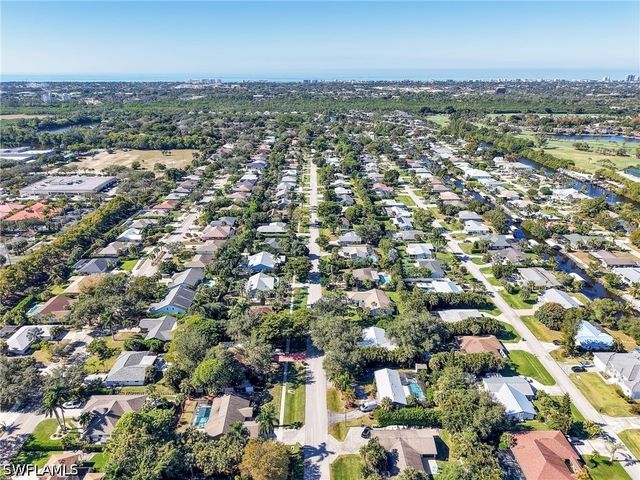 2554 Outrigger LN, Naples, FL 34104