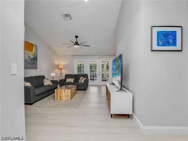 2554 Outrigger LN, Naples, FL 34104