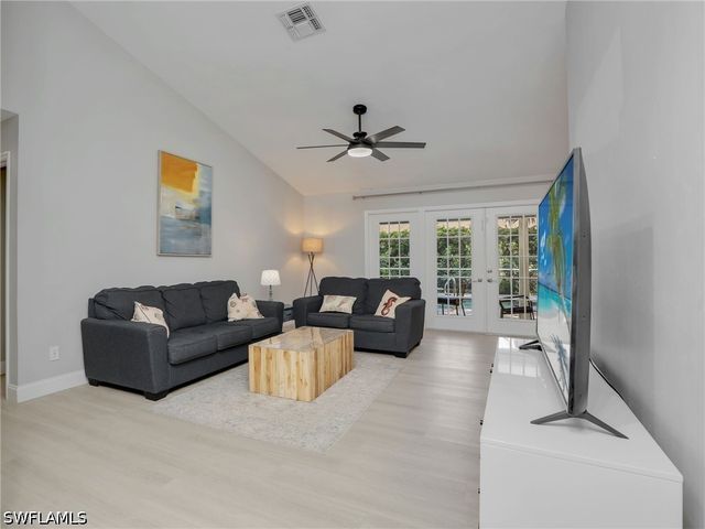2554 Outrigger LN, Naples, FL 34104