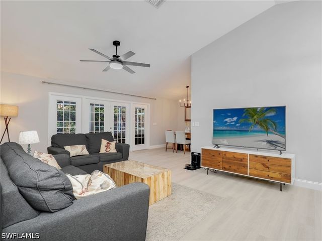 2554 Outrigger LN, Naples, FL 34104