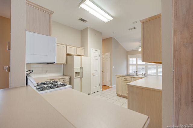 303 Turtledove, Kyle, TX 78640