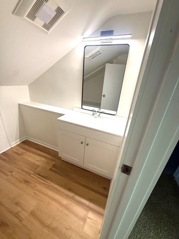 609 S Fifth Avenue A, St. Charles, IL 60174