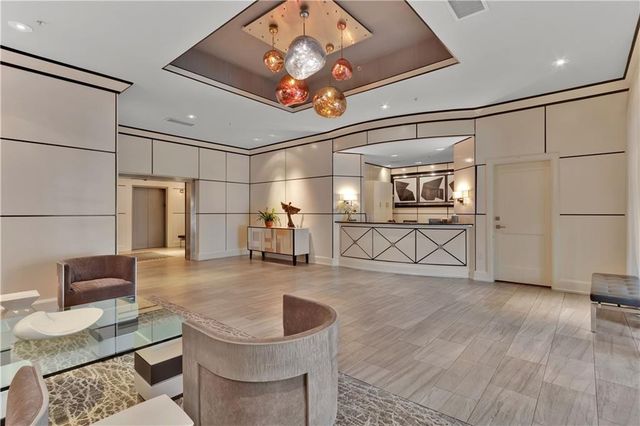 2828 Peachtree NW Road 1402, Atlanta, GA 30305