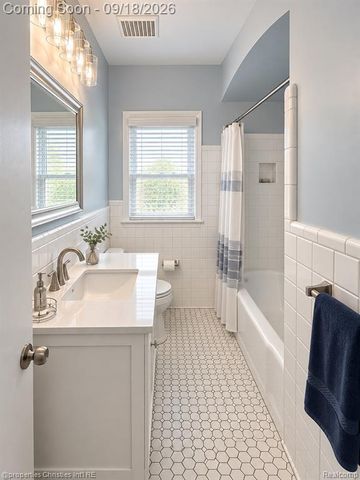 4121 Seminole Drive, Royal Oak, MI 48073