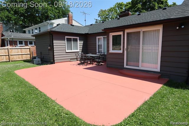 4121 Seminole Drive, Royal Oak, MI 48073