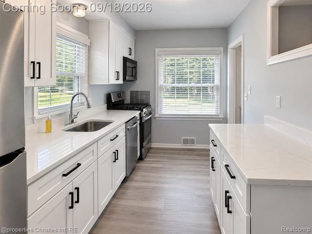 4121 Seminole Drive, Royal Oak, MI 48073