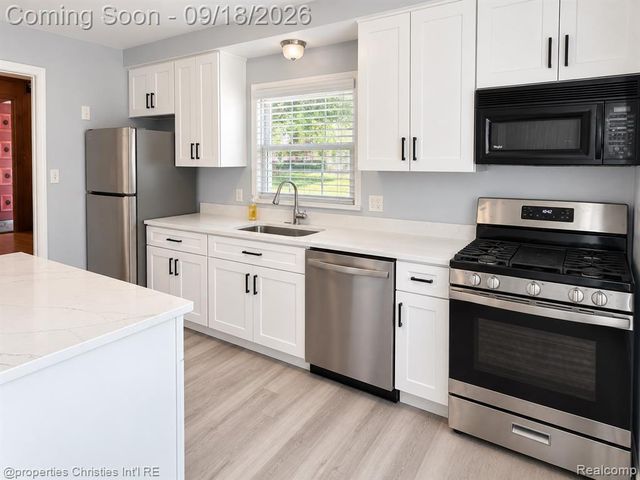 4121 Seminole Drive, Royal Oak, MI 48073