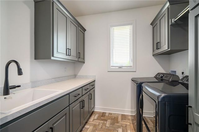 4209 NE Hideaway Drive, Lee's Summit, MO 64064