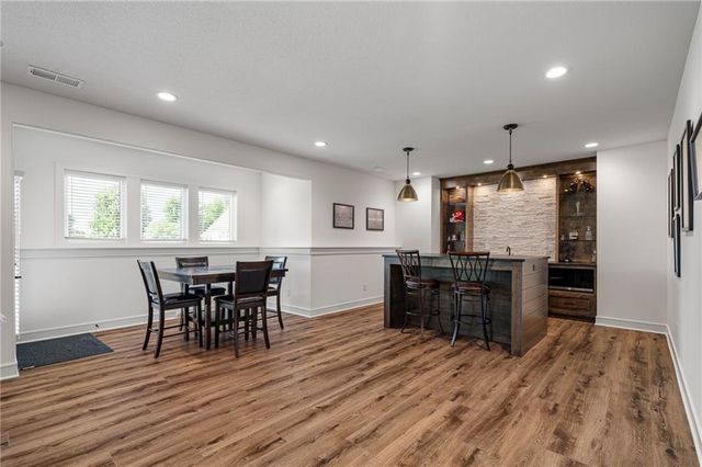 4209 NE Hideaway Drive, Lee's Summit, MO 64064