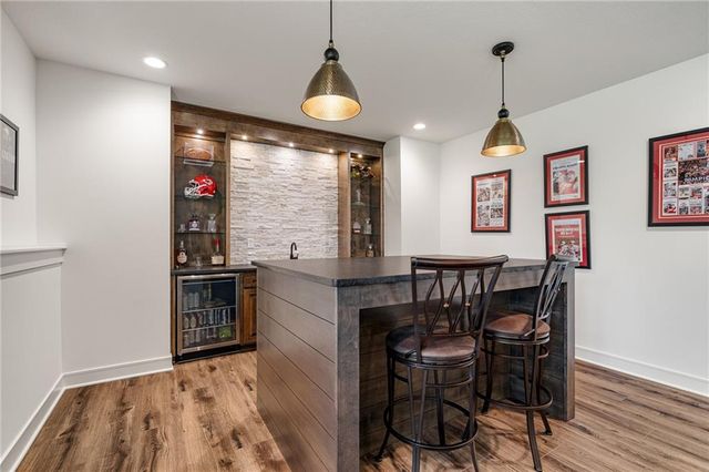 4209 NE Hideaway Drive, Lee's Summit, MO 64064