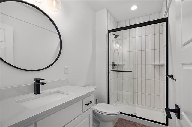 4209 NE Hideaway Drive, Lee's Summit, MO 64064