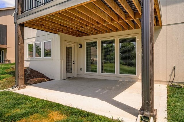 4209 NE Hideaway Drive, Lee's Summit, MO 64064