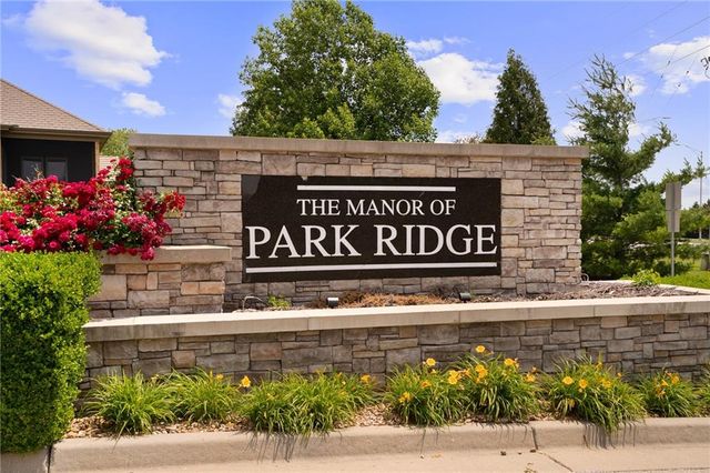 4209 NE Hideaway Drive, Lee's Summit, MO 64064