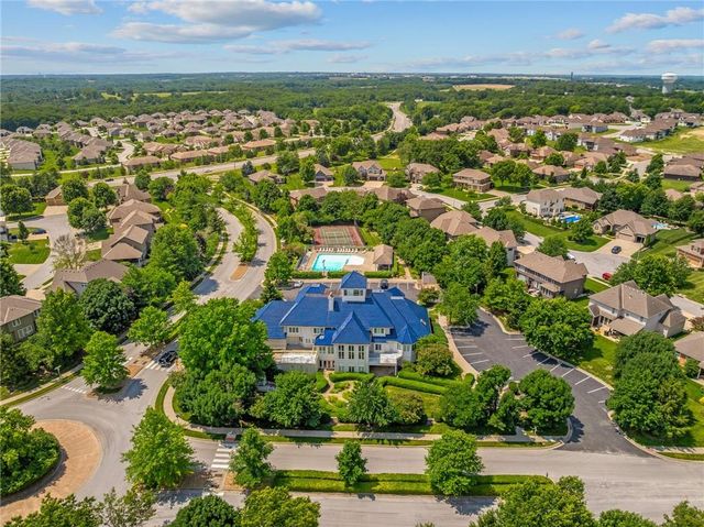 4209 NE Hideaway Drive, Lee's Summit, MO 64064
