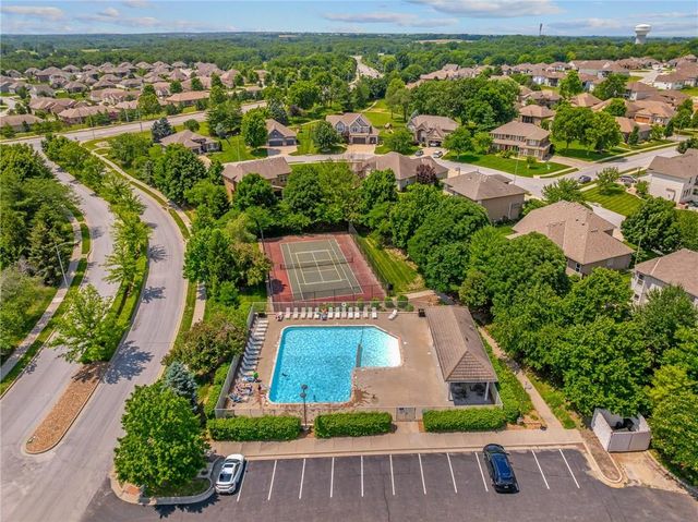 4209 NE Hideaway Drive, Lee's Summit, MO 64064