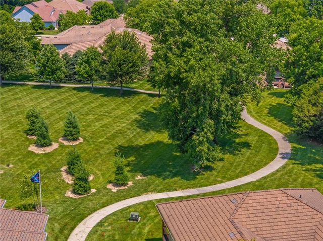 4209 NE Hideaway Drive, Lee's Summit, MO 64064