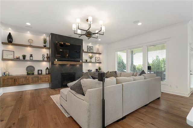 4209 NE Hideaway Drive, Lee's Summit, MO 64064