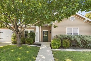 208 Ivy Lane, Kerrville, TX 78028