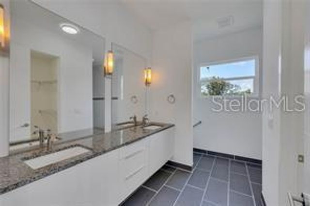 4524 RIVERWOOD AVENUE, Sarasota, FL 34231