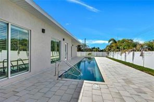 4524 RIVERWOOD AVENUE, Sarasota, FL 34231