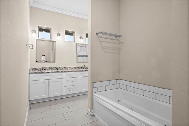 1737 W Broadway Place, Rogers, AR 72758
