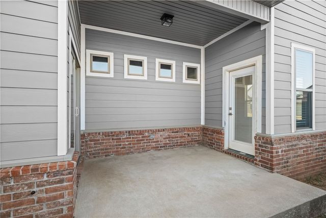 1737 W Broadway Place, Rogers, AR 72758