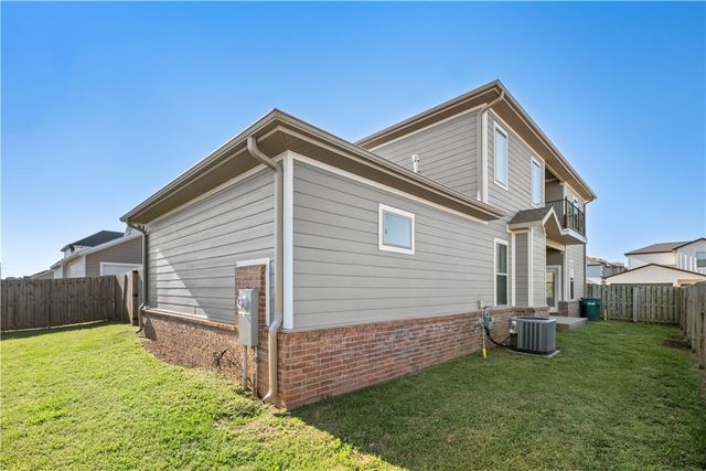 1737 W Broadway Place, Rogers, AR 72758