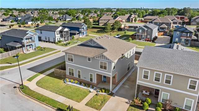 1737 W Broadway Place, Rogers, AR 72758