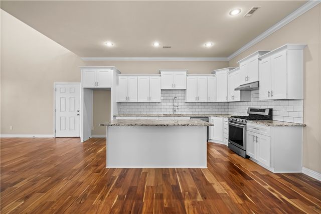 1737 W Broadway Place, Rogers, AR 72758