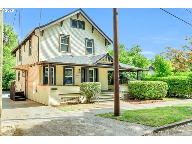 921 Se MALL St, Portland, OR 97202