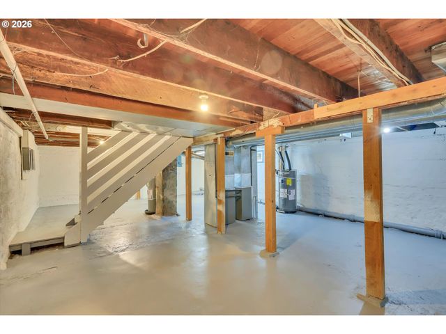 921 Se MALL St, Portland, OR 97202