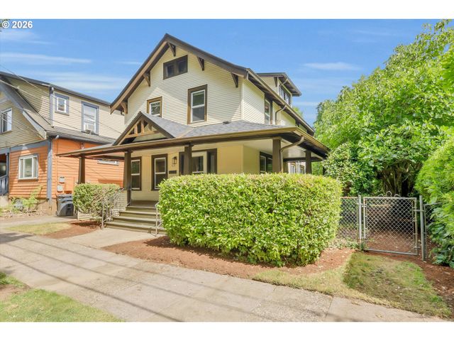 921 Se MALL St, Portland, OR 97202