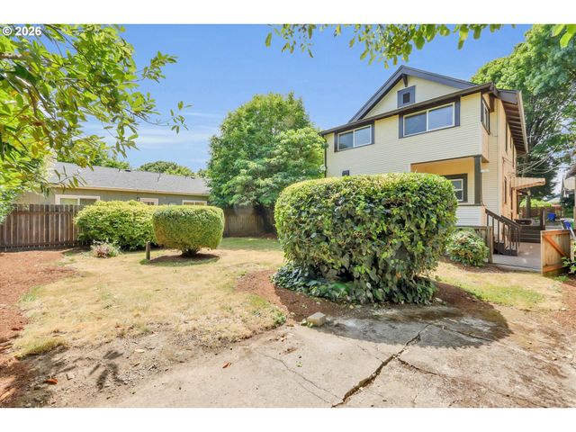 921 Se MALL St, Portland, OR 97202