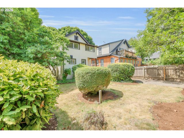 921 Se MALL St, Portland, OR 97202