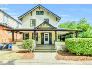 921 Se MALL St, Portland, OR 97202