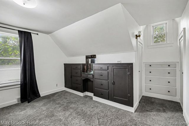 2229 Rosemary Avenue, Waterford, MI 48328