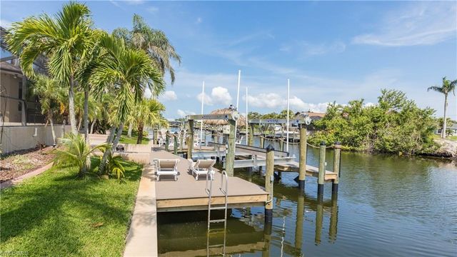 2317 SW 43rd LN, Cape Coral, FL 33914