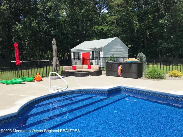 6 Scottsdale Court, Jackson, NJ 08527