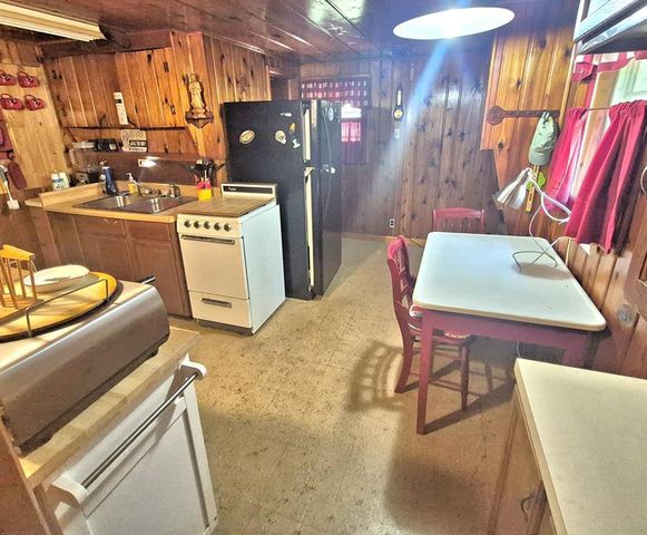 14306 W Pine Street, Hayward, WI 54843