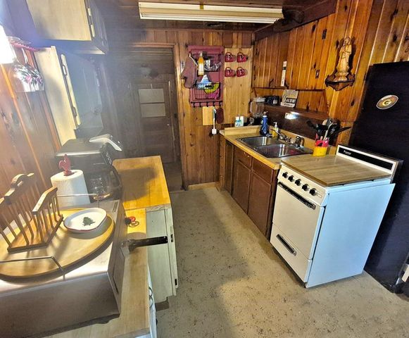 14306 W Pine Street, Hayward, WI 54843