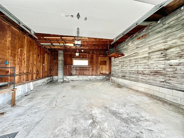 621 W C Street, Iron Mountain, MI 49801